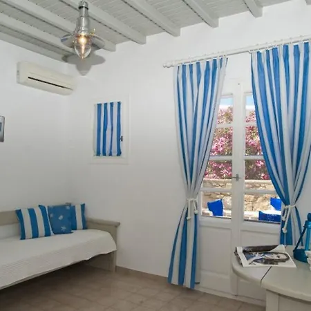 Gryparis' Club Apartment