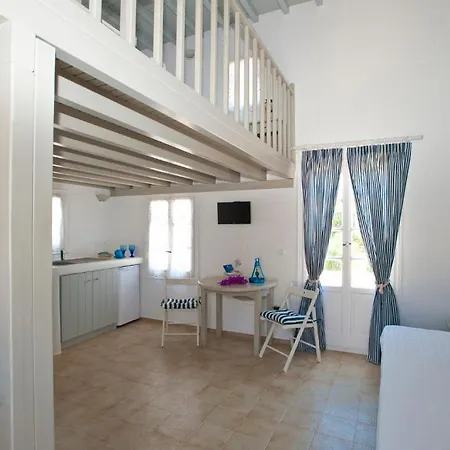 Gryparis' Club Apartment