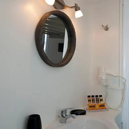Gryparis' Club Apartment