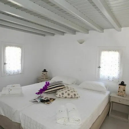 Apartment Gryparis' Club