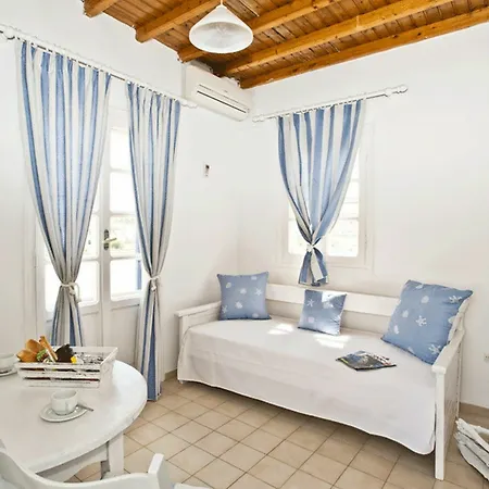 Gryparis' Club Appartement *